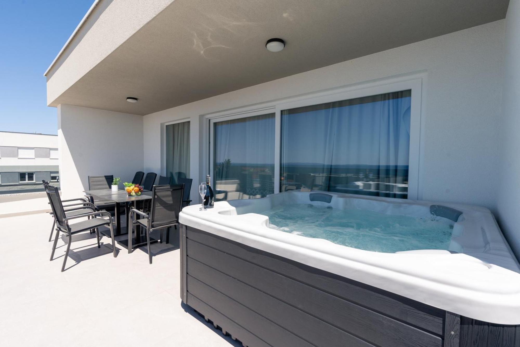 Boutique Ivy'z Hotel Novalja